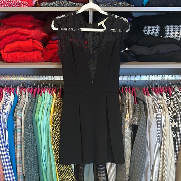 BCBGeneration black lace sleeveless pleated lined dress size 2 - Picture 1 of 3